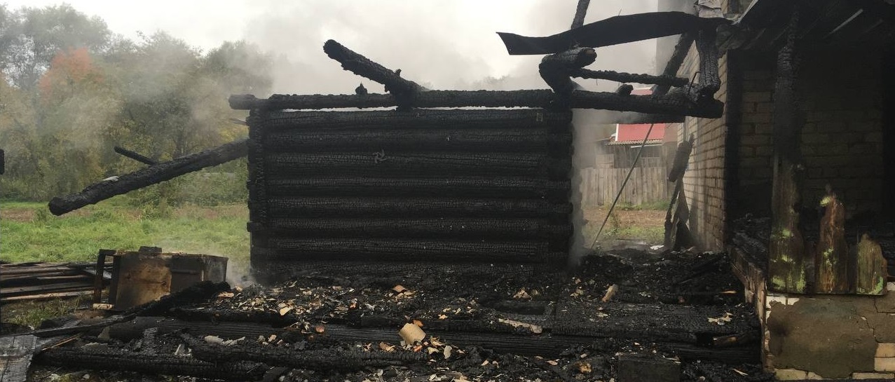 В Моркинском районе Марий Эл сгорела баня и поврежден дом