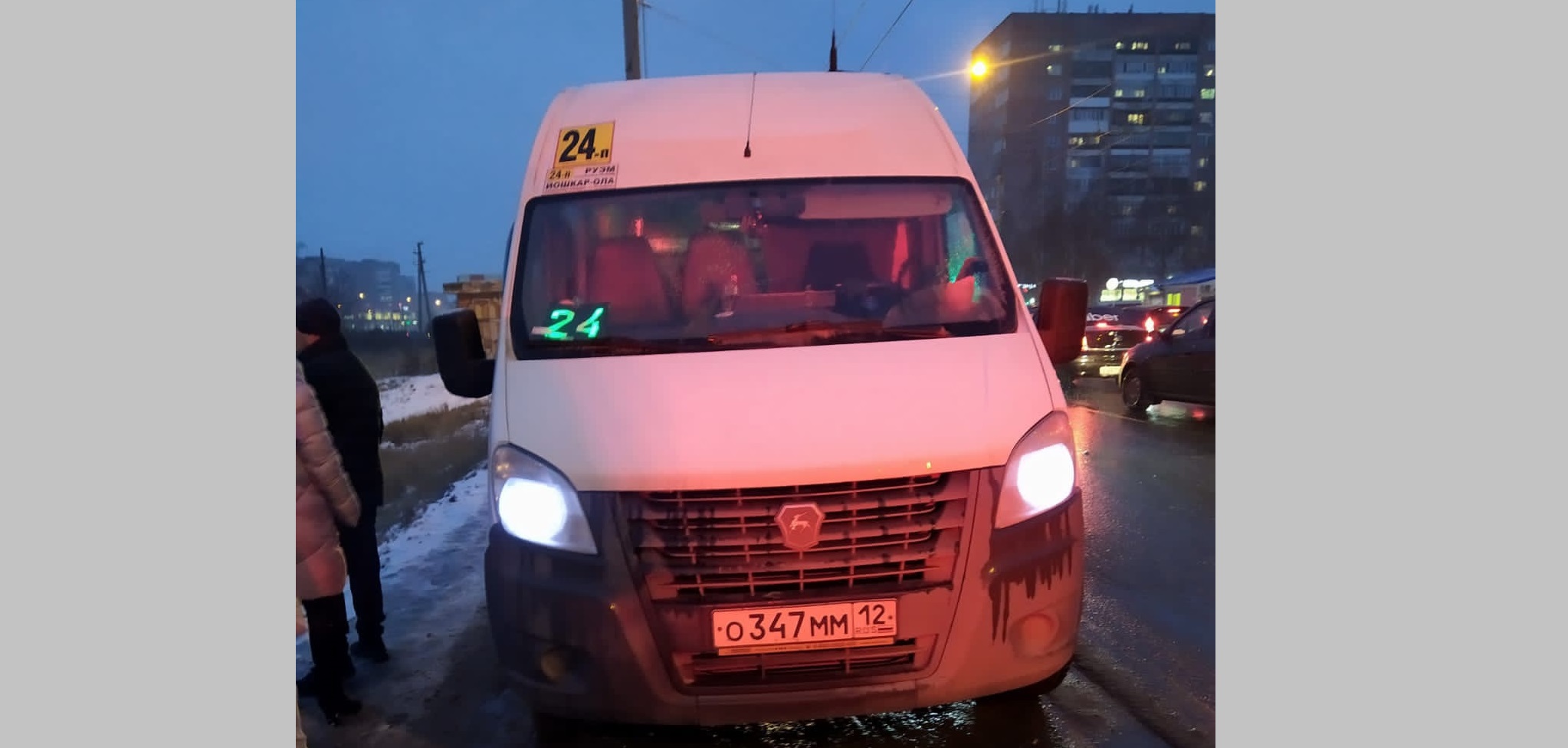 Сотрудники ГИБДД ищут очевидцев падения йошкаролинки из пассажирского автобуса