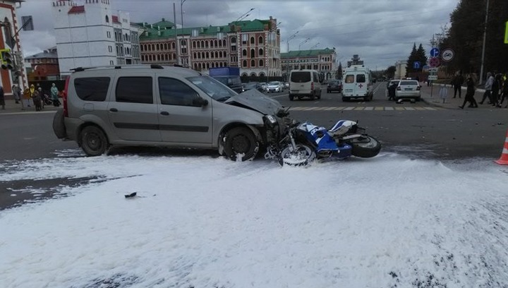 В Йошкар-Оле столкнулась легковая машина с мотоциклом