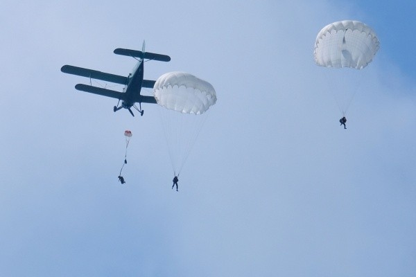  12 июня в небе Йошкар-Олы пройдут показательные выступления парашютистов 