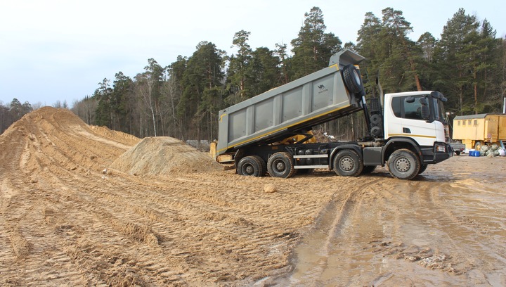 В Йошкар-Оле на место строительства новой магистрали начали завозить песок