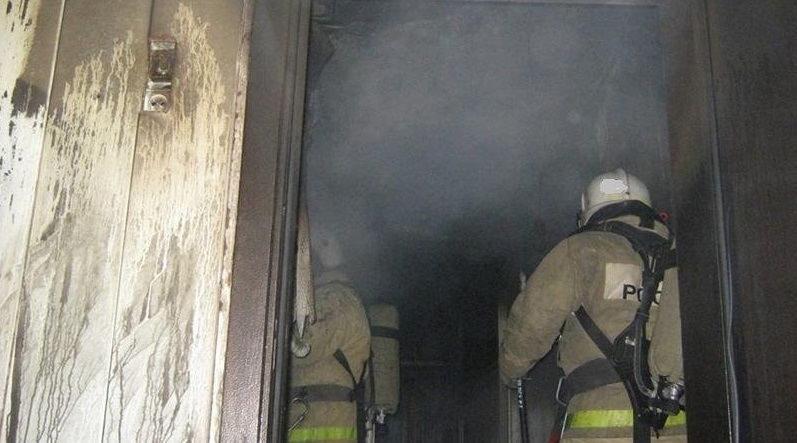 В Йошкар-Оле пожарные спасли 5 человек из огненной ловушки