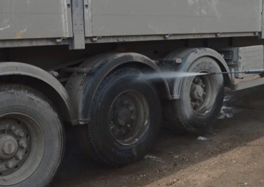 На Сернурском тракте выявили выезд транспорта со стройплощадки без предварительной мойки колёс