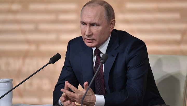 Путин предложил увеличить базовые ставки врачам 