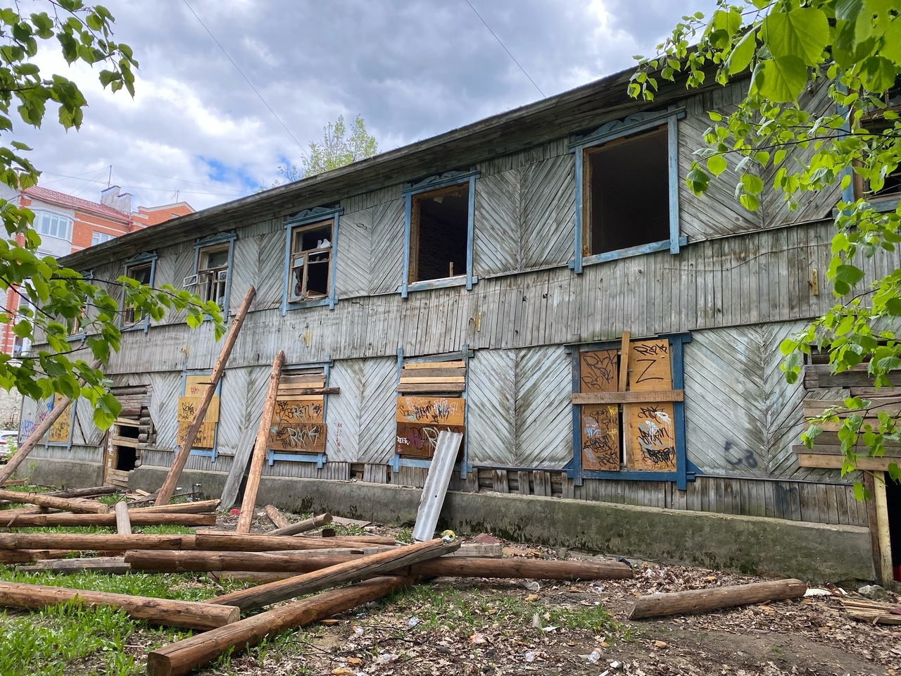 В Йошкар-Оле началась работа по сносу аварийных домов