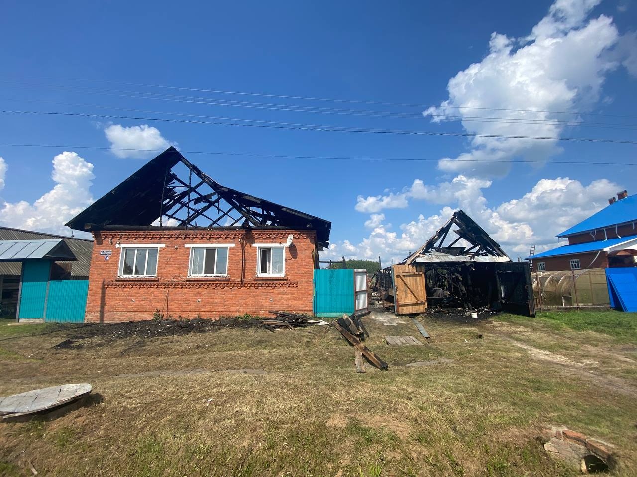 В одном из домов Медведевского района Марий Эл горела крыша