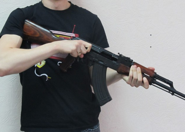 Юнармейцам из Волжского района Марий Эл подарили муляж АК-47 - ГТРК