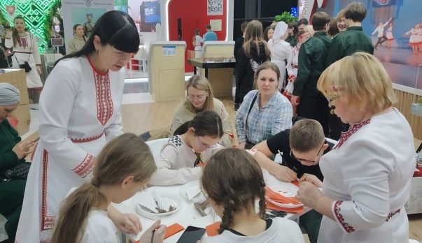 Детский сад из Марий Эл представил в Москве работу этнографического музея