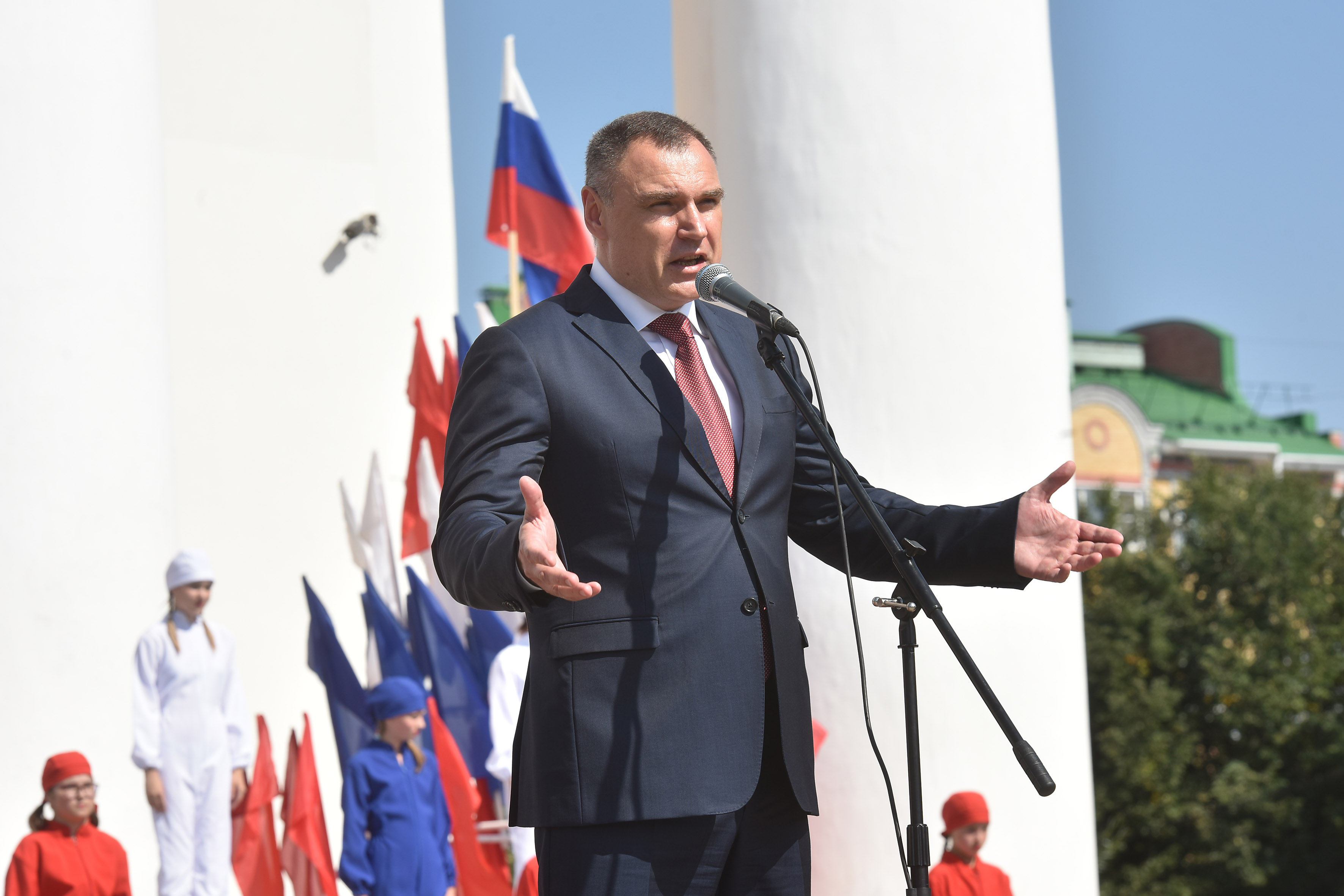 Врио Главы Марий Эл принял участие в торжестве в честь Дня Государственного флага России