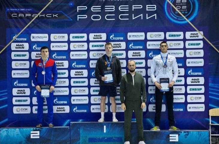 Серебряную медаль всероссийских соревнований по плаванию завоевал Владимир Сандыков из Марий Эл 