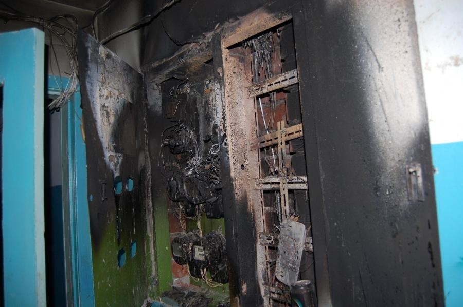 В одном из домов Йошкар-Олы загорелась электрощитовая