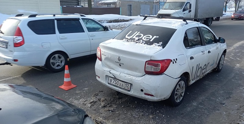 В Йошкар-Оле 18-летний водитель спровоцировал ДТП