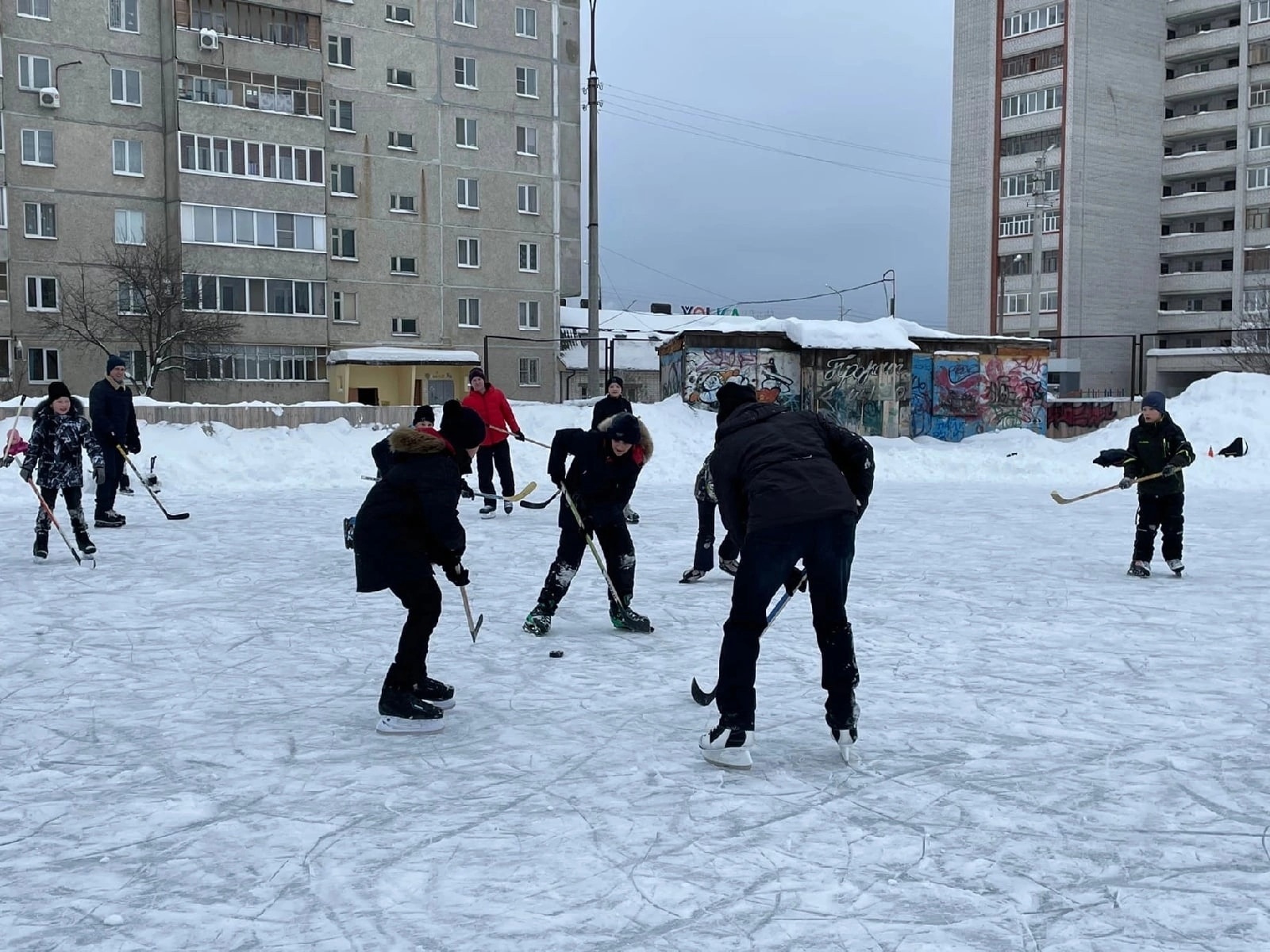 Товарищеский хоккейный матч пройдет на открытом катке в Йошкар-Оле 