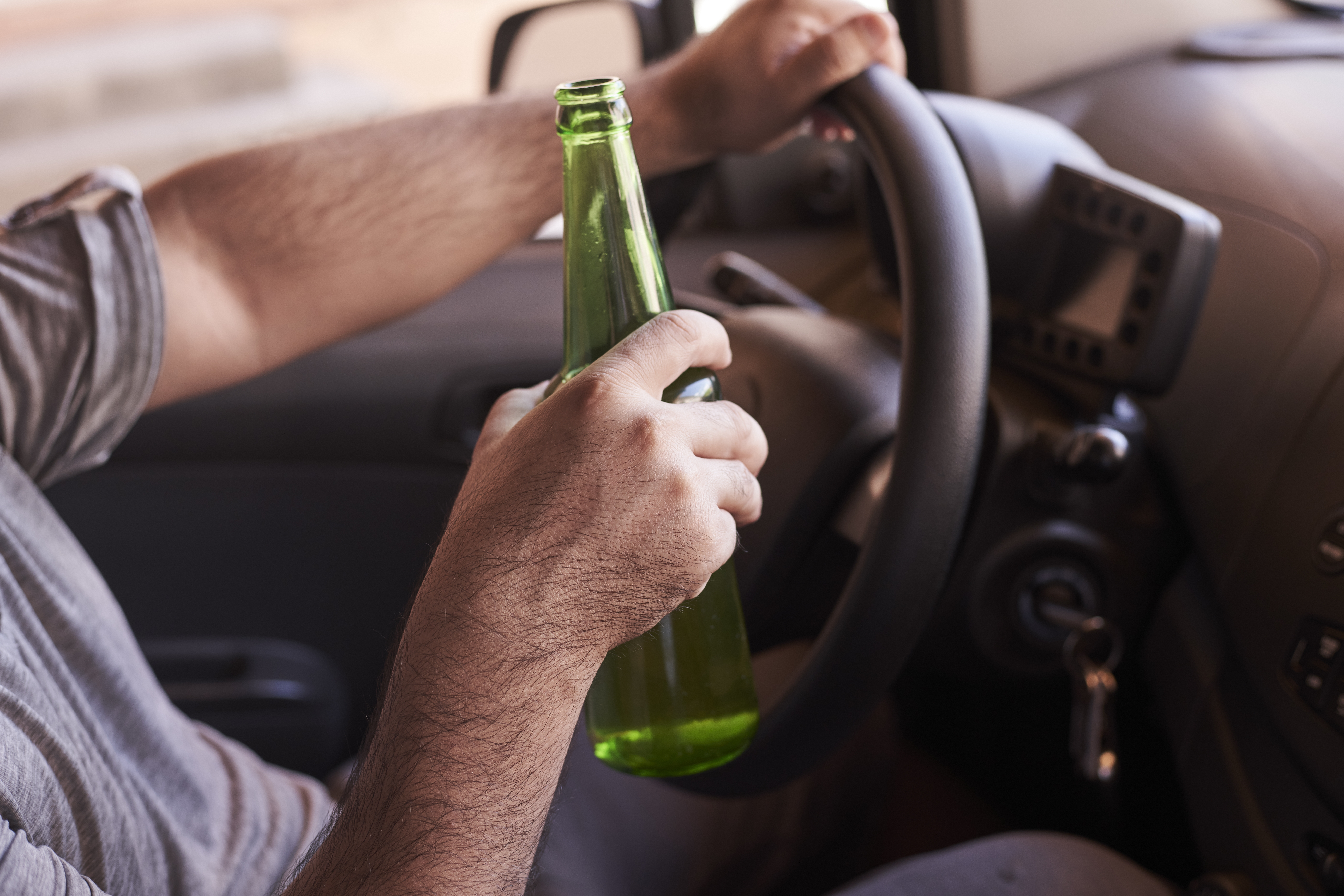 Конфискация автомобиля за вождение. Алкоголь и автомобиль. Алкоголь и руль.