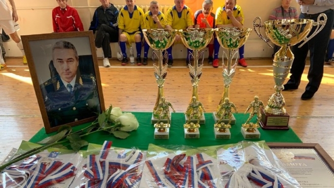 Йошкар-Олан, Ульяновскын да Чебоксарын спорт ветеранже- влак мини-футбол дене модыныт