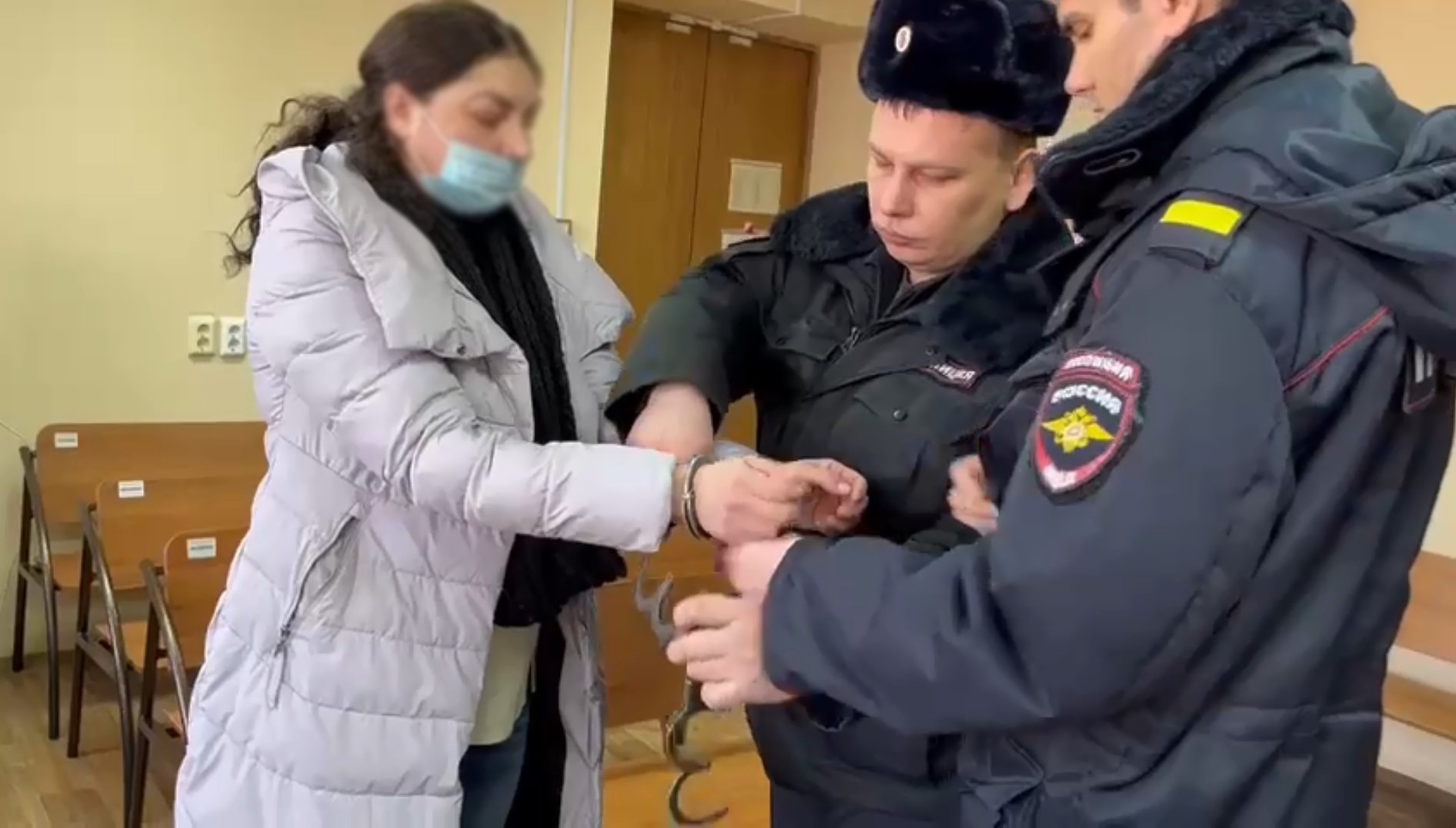 Жительницу Волжска осудили на полтора года за ножевое ранение знакомому