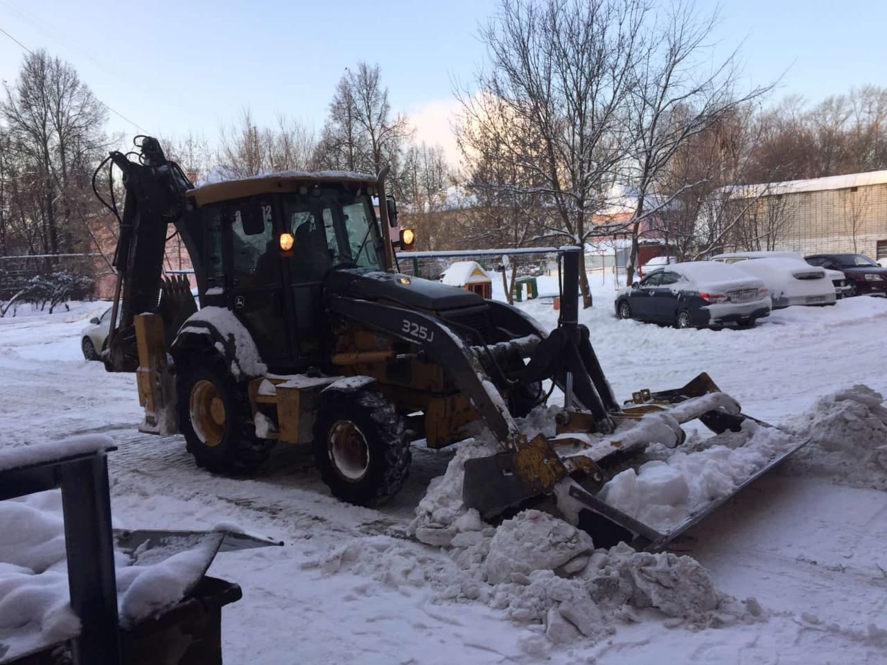 Йошкар-Олу продолжают очищать от снега