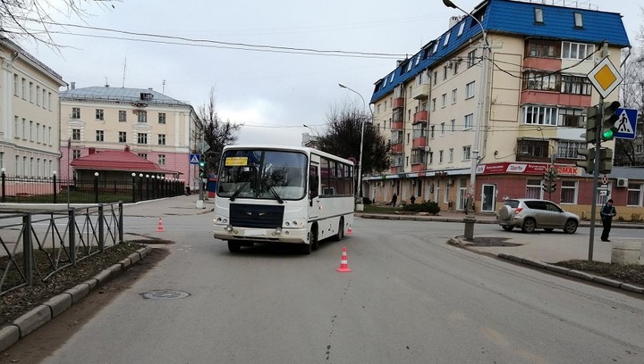  В Йошкар-Оле автобус сбил молодую девушку