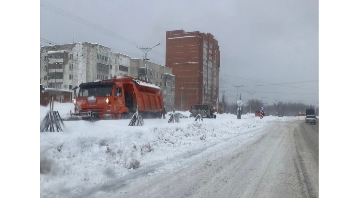 Более 40 снегоуборочных машин работают на улицах Йошкар-Олы